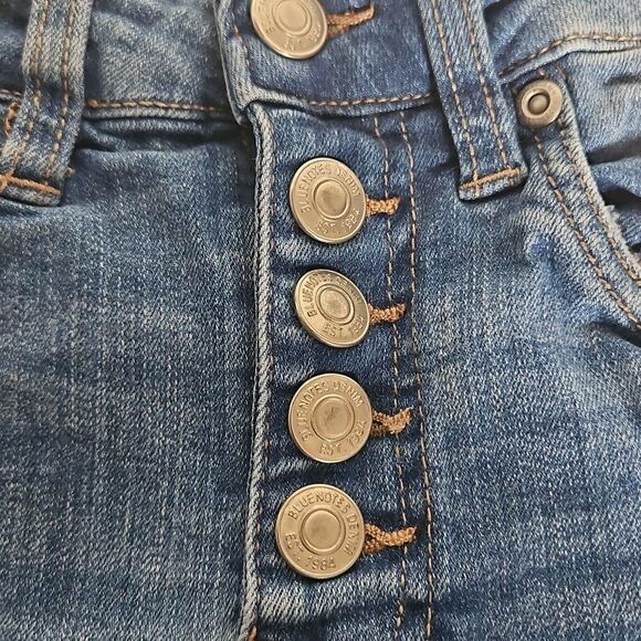 Denim Distressed Women's Shorts - Picture 5 of 16